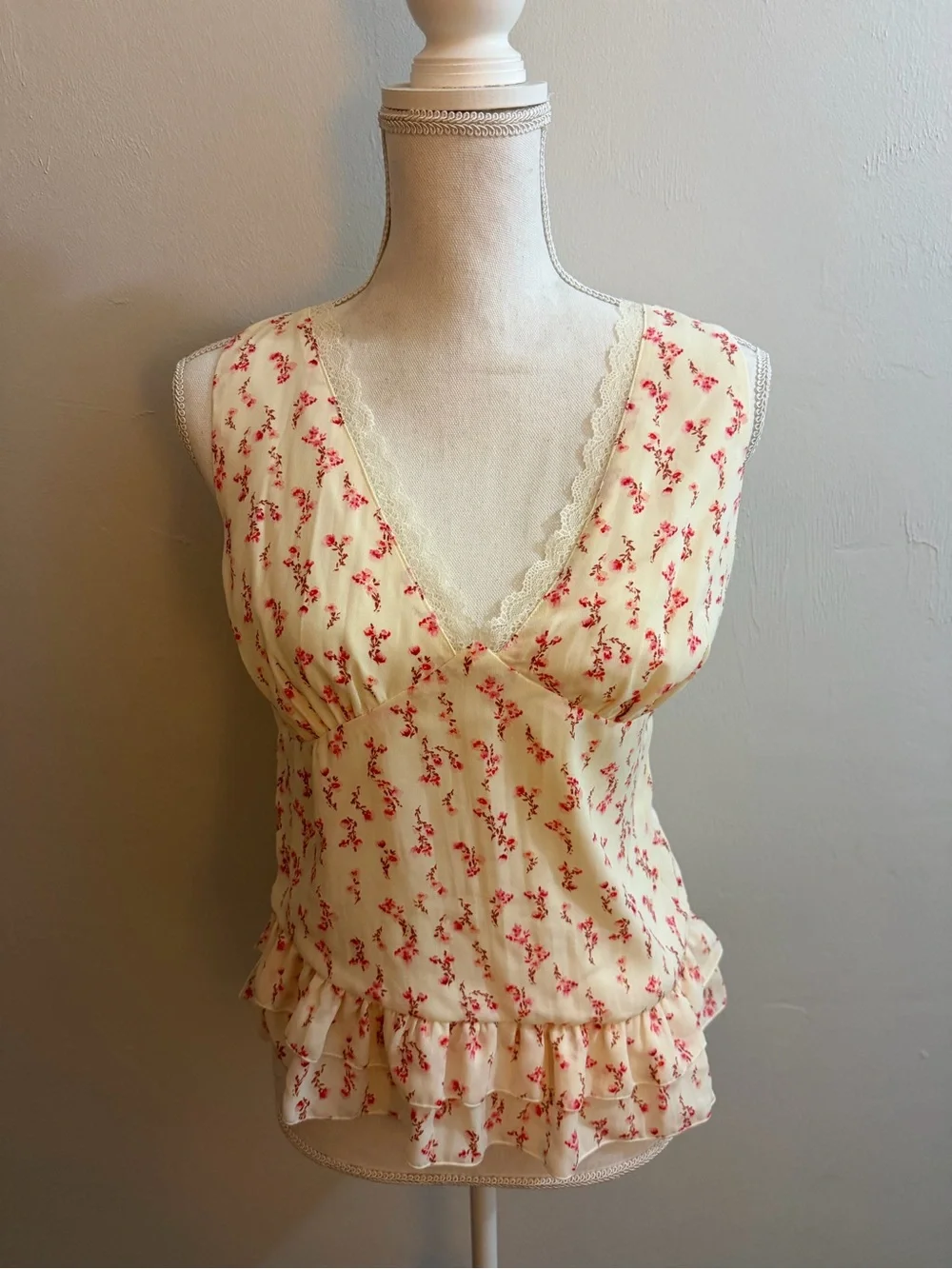 Cream Floral Lace-Trim blouse
